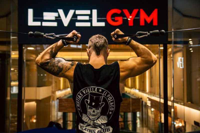 Man på gym
